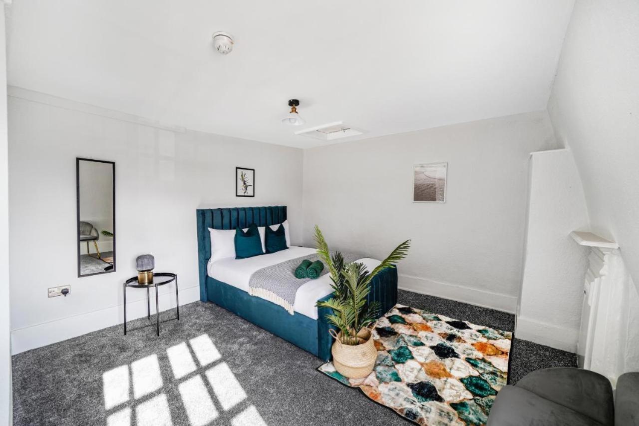 Fantastic By Livestay Short Lets & Serviced London, Chiswick With Free Parking Appartement Londres