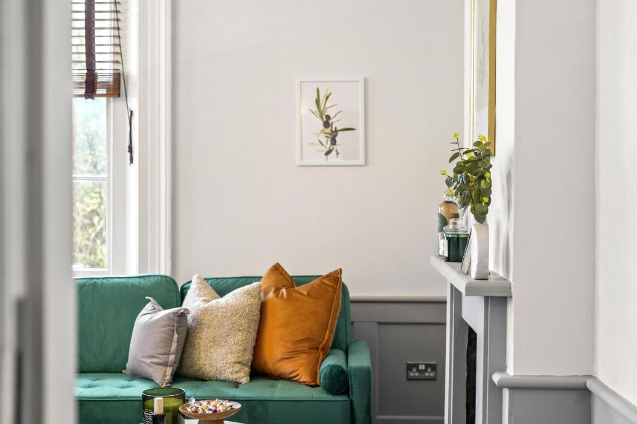 Fantastic By Livestay Short Lets & Serviced London, Chiswick With Free Parking Appartement